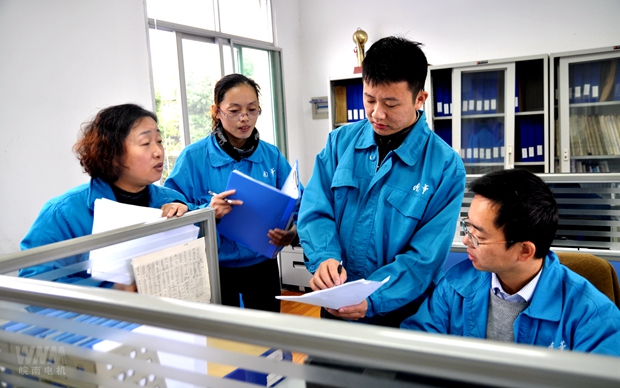 开云手机官方网站,开云中国
内审人员在部门审核 开云手机官方网站,开云中国
内审人员在部门审核
