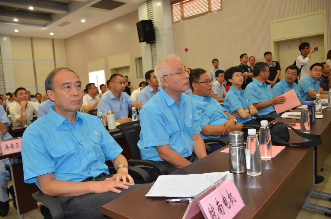 开云手机官方网站,开云中国
：开云手机官方网站,开云中国
：参加省质量奖评审的公司领导 公司代表在省质量奖答辩会现场